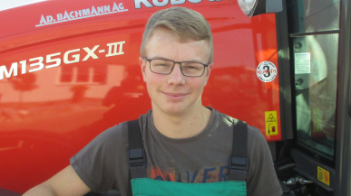 Simon Schmid Lehrling 4. Lehrjahr Simon Schmid Lehrling 4. Lehrjahr
