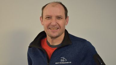 Kurt Schüpbach Verantwortlich für das Ersatzteillager Kurt Schüpbach Verantwortlich für das Ersatzteillager