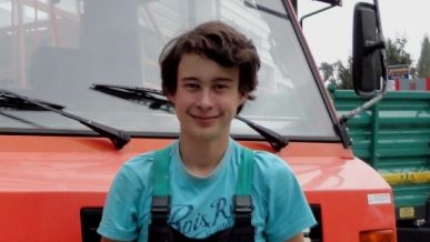 Christian Schwab, lernender Landmaschinenmechaniker Christian Schwab, lernender Landmaschinenmechaniker