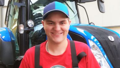 Eric Eichenberger Lehrling 3. Lehrjahr Eric Eichenberger Lehrling 3. Lehrjahr